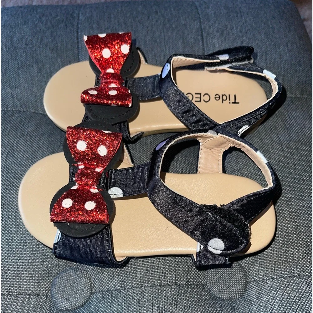Minnie inspired girls sandals - Picture 2 of 3